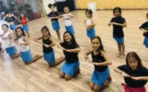 a group of children in a circle