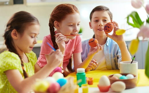 a group of kids eating