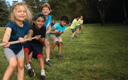 a group of kids running