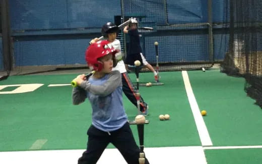 kids playing with bats