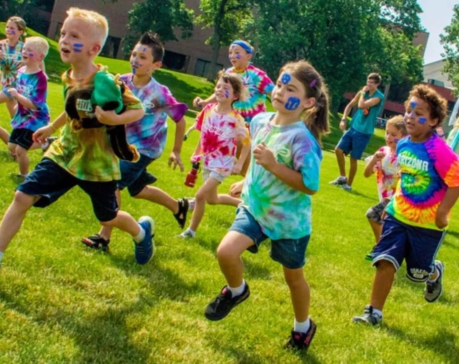 a group of children running